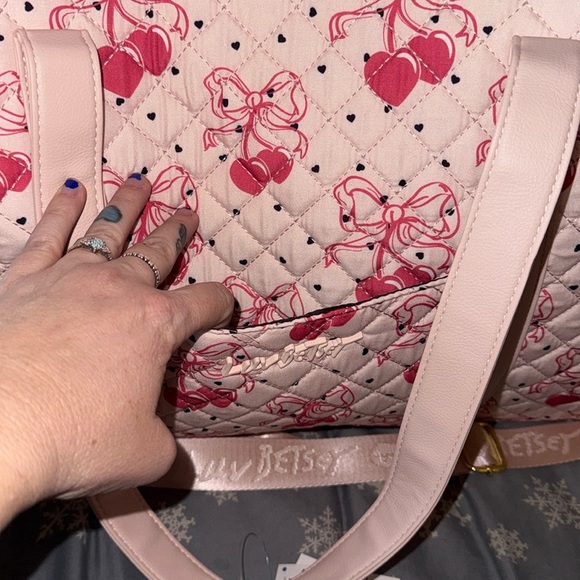 NWT Betsy Johnson Large Pink & Red cherries, coquette Weekender Bag 🎀🍒🎀🍒🎀🍒🎀🍒🎀 - Picture 3 of 10
